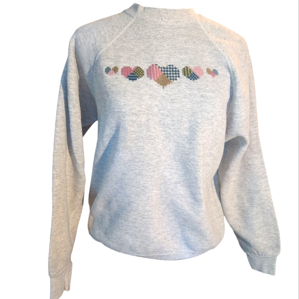 90s Vintage‎ Women's Gray Heart Embroidered Sweatshirt Size Large Grandma Core